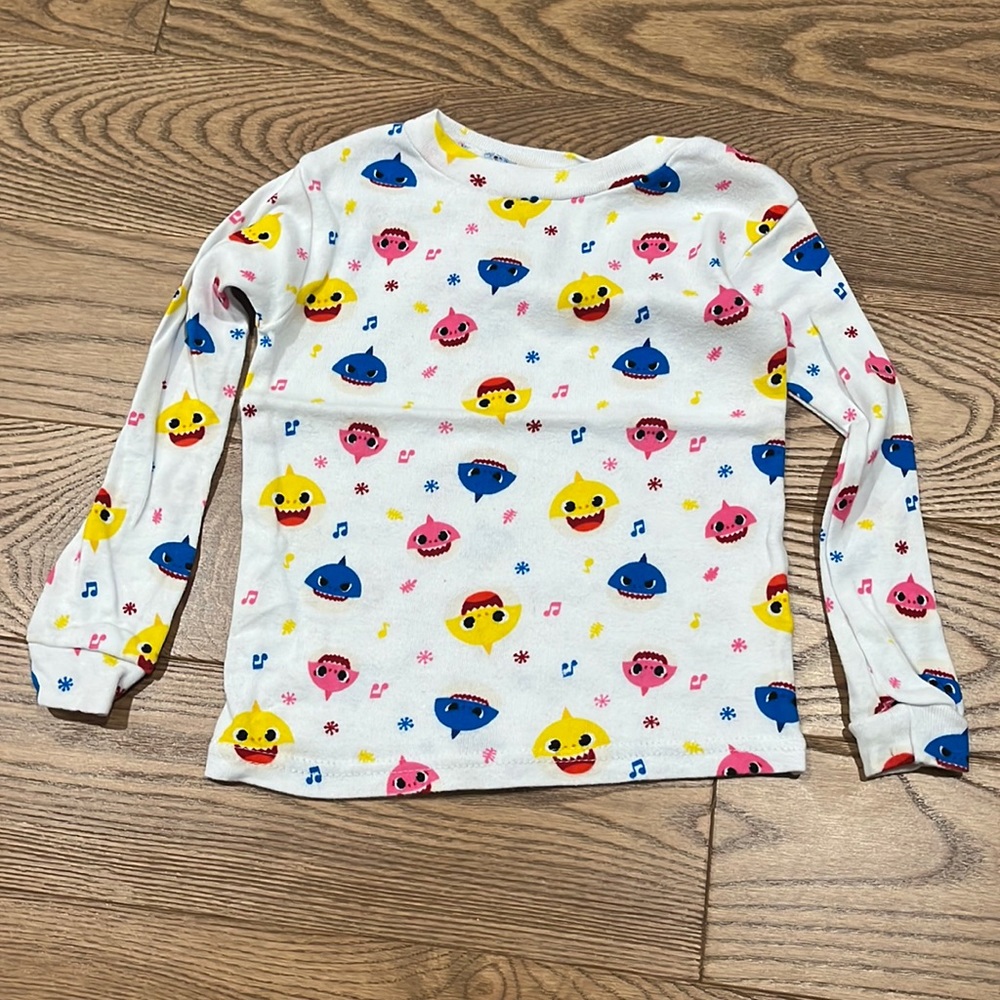 Baby shark little boy pajama shirt size 4T